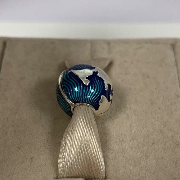 Pandora Blue Globe Clip Charm - Picture 5 of 5
